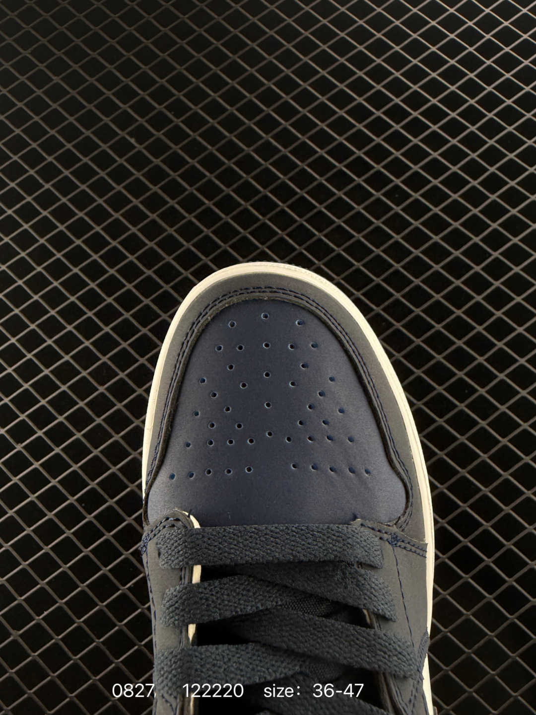 Air Jordan 1 Mid ”Grey Sail“